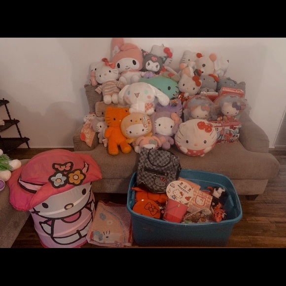 Hello kitty mystery box - Picture 1 of 3